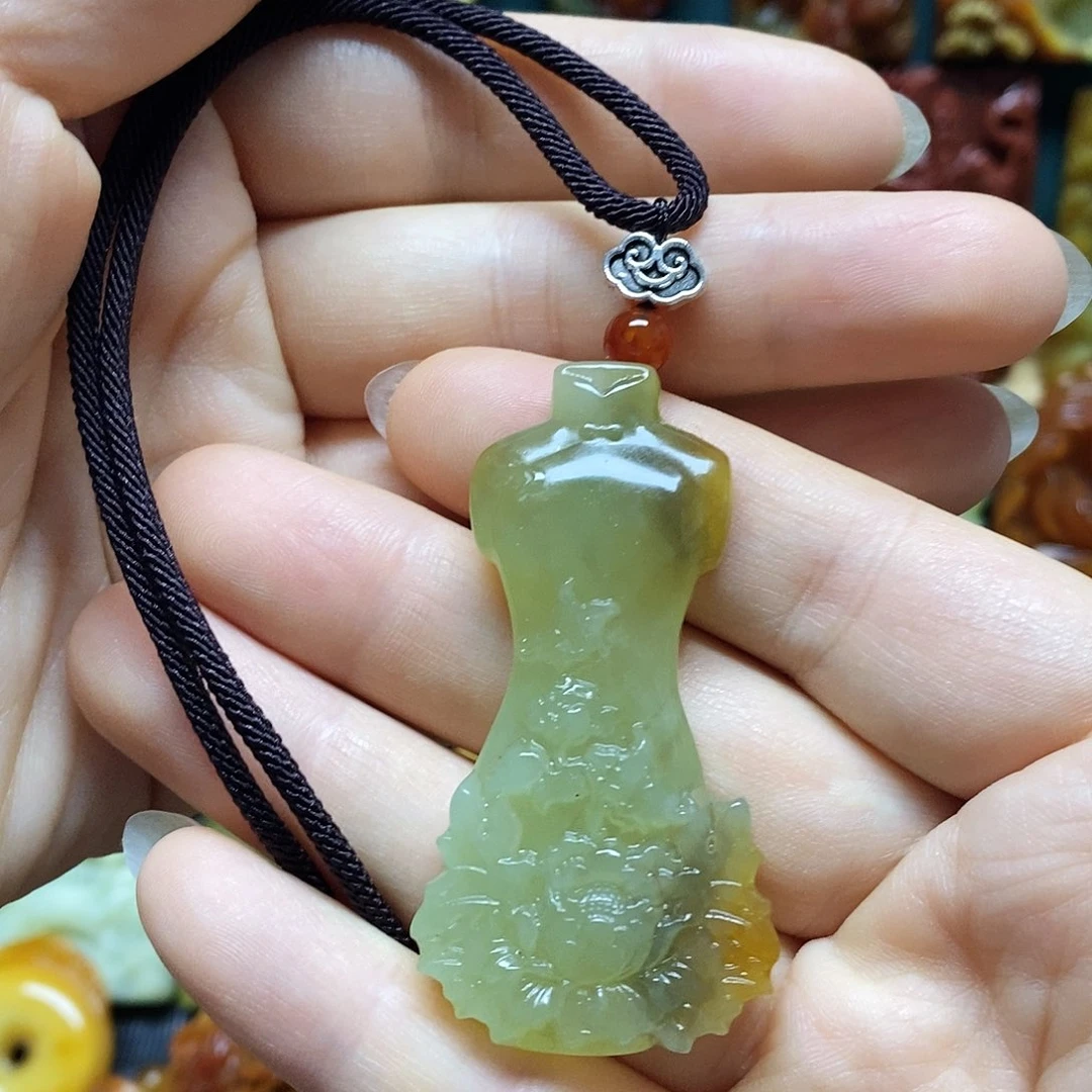 岫玉未镶嵌吊坠(赠链)