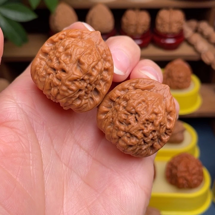 文玩核桃把件金字塔34