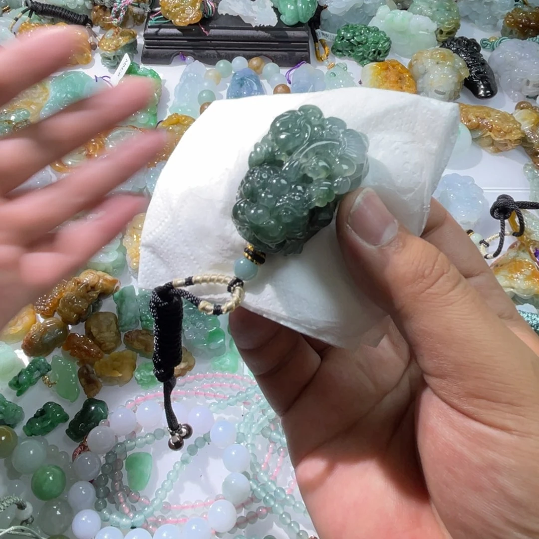翡翠颈饰未镶嵌天然