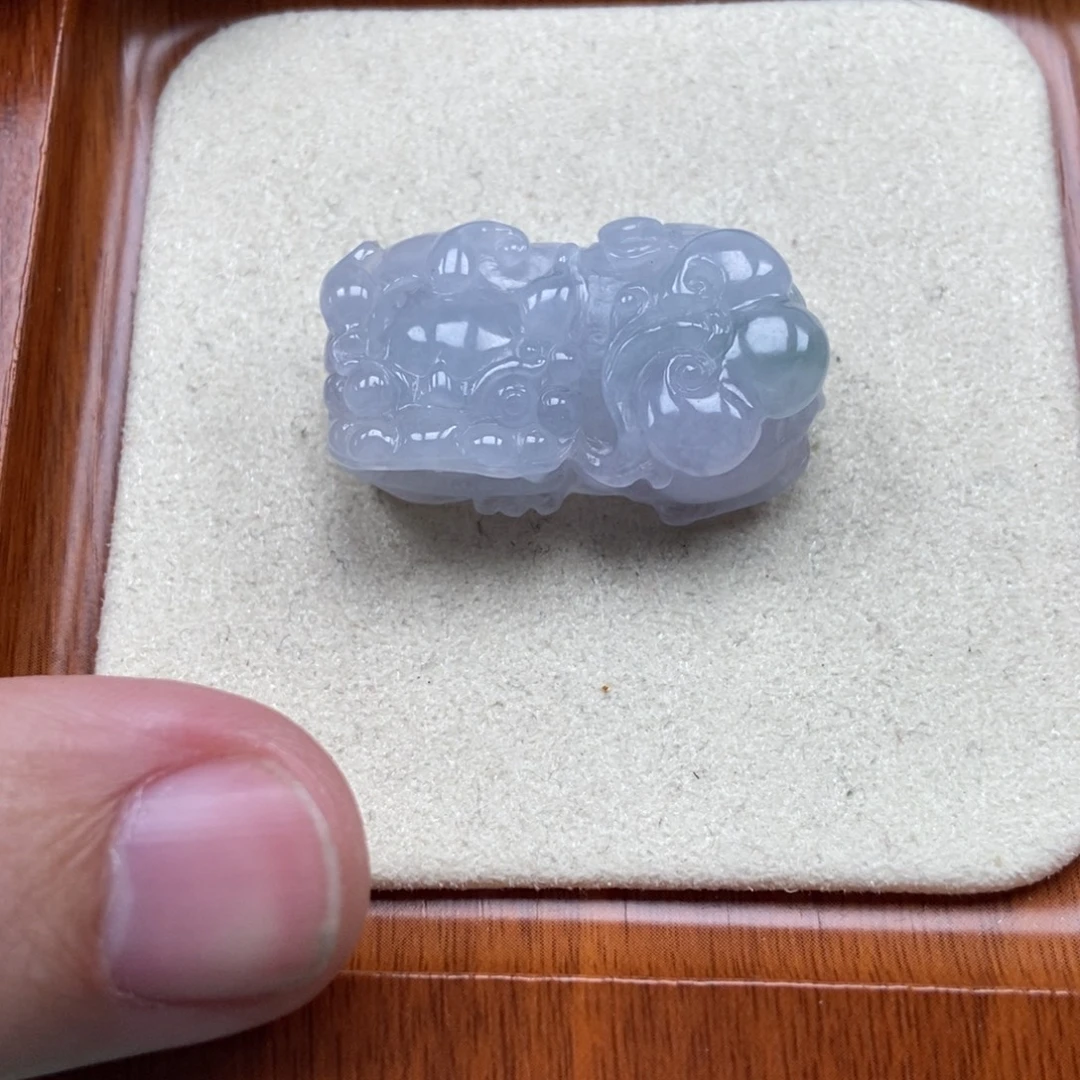 翡翠未镶嵌颈饰霸王貔貅吊坠
