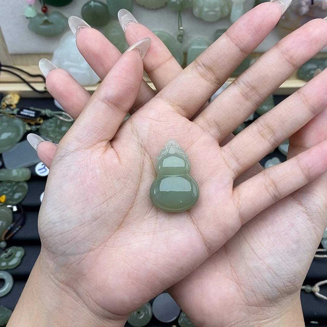 和田玉未镶嵌吊坠(不含链)
