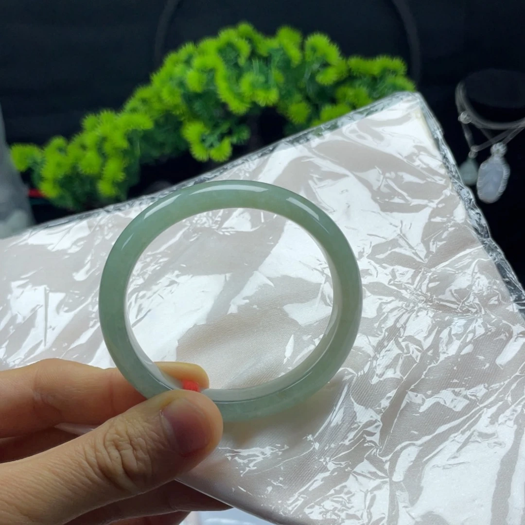 未镶嵌手镯翡翠天然翡翠手镯