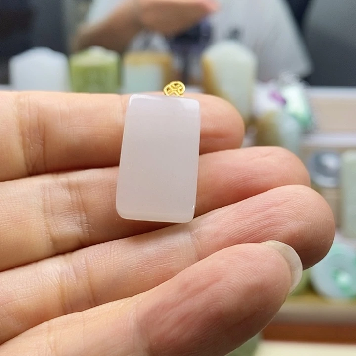 和田玉18K金镶嵌颈饰