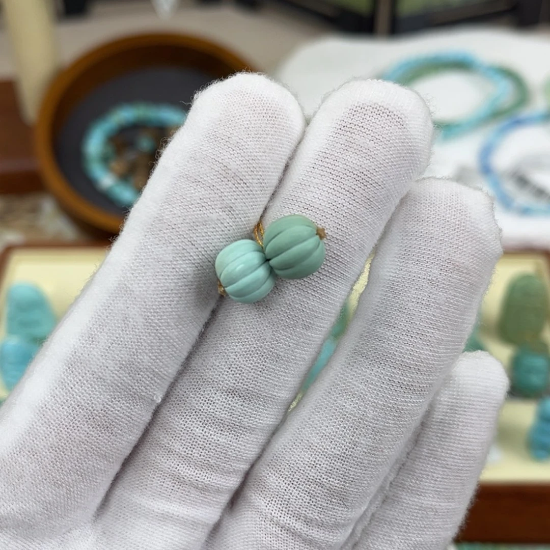 绿松石未镶嵌珠宝奇石