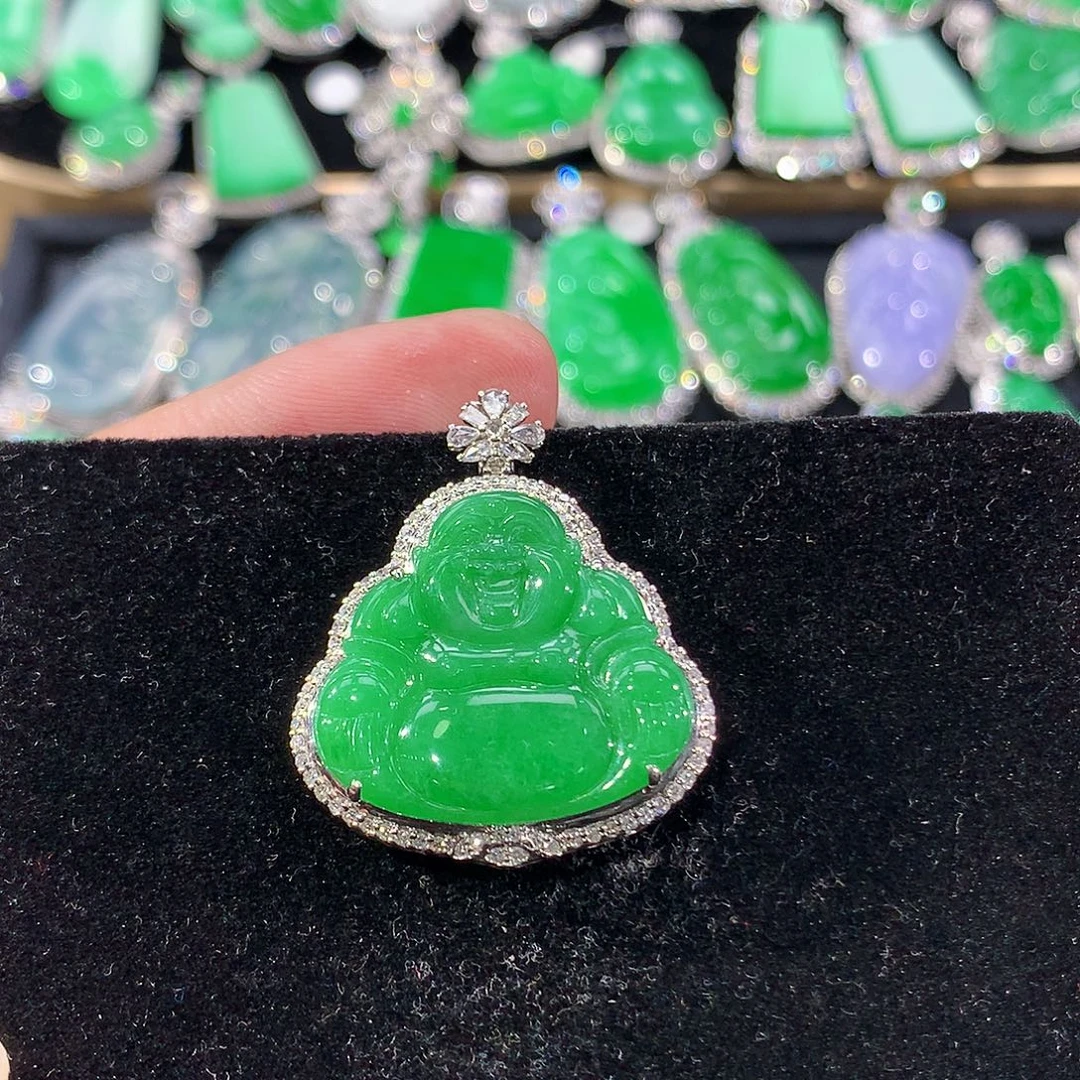 翡翠18K金镶嵌颈饰