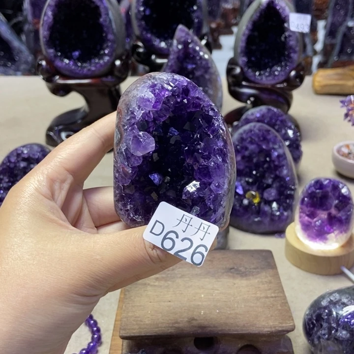 未镶嵌水晶大型摆件（非配饰）