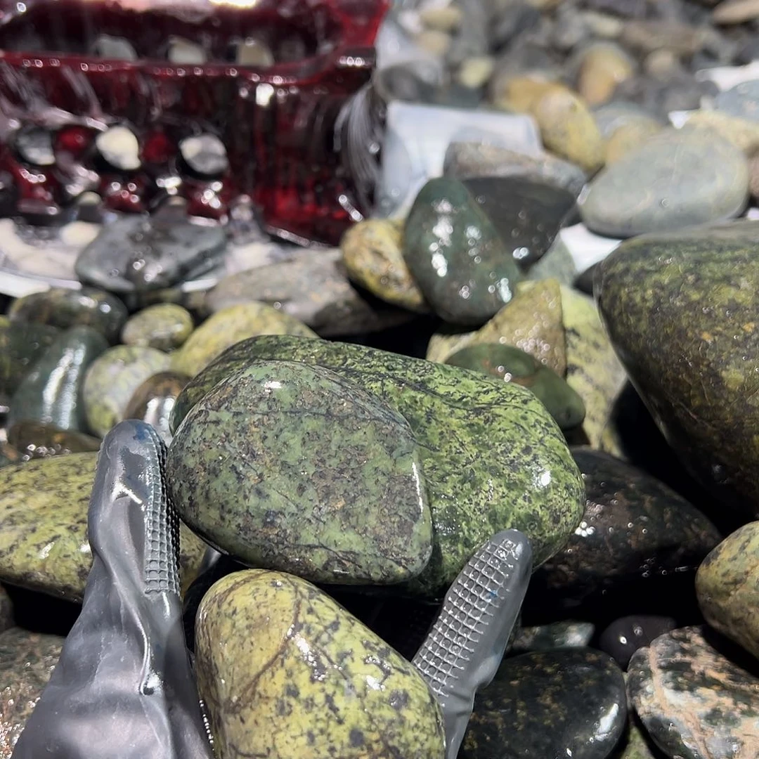 合金蛇纹石玉西藏藏玉药王石米*?