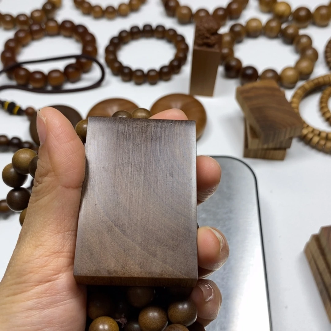 檀香木@**子老山檀香1.0沉水➕461无事牌焦糖