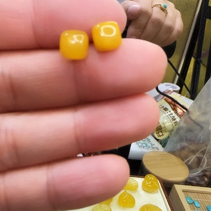蜜蜡银S925镶嵌耳饰天然蜜蜡鸡油黄耳钉