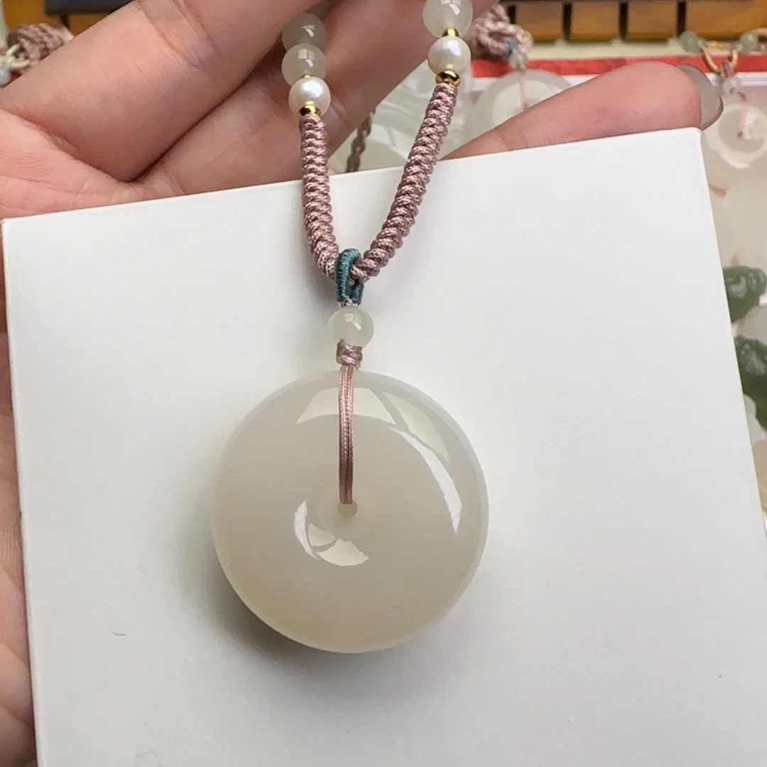 简***远颈饰未镶嵌和田玉