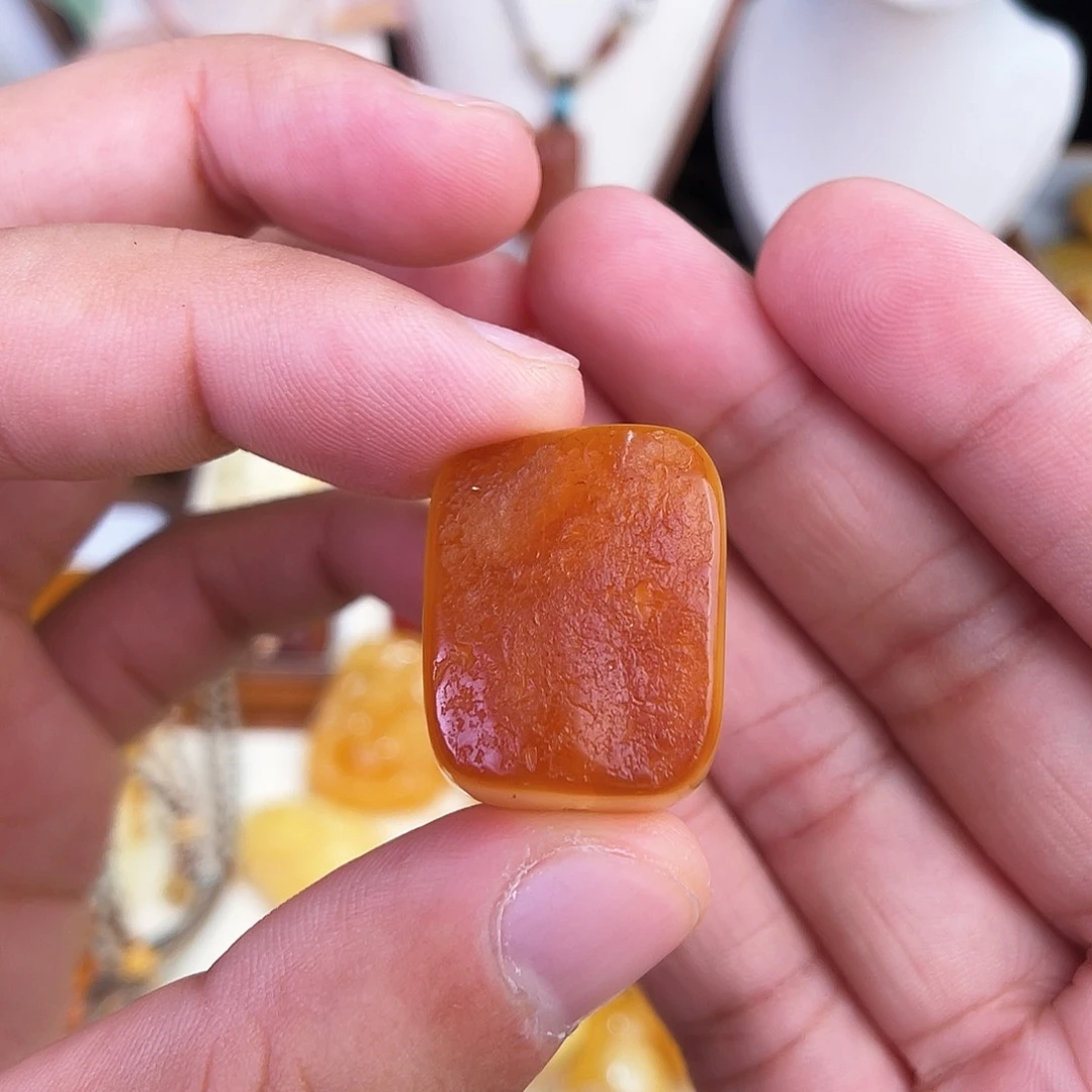 未镶嵌琥珀珠宝奇石