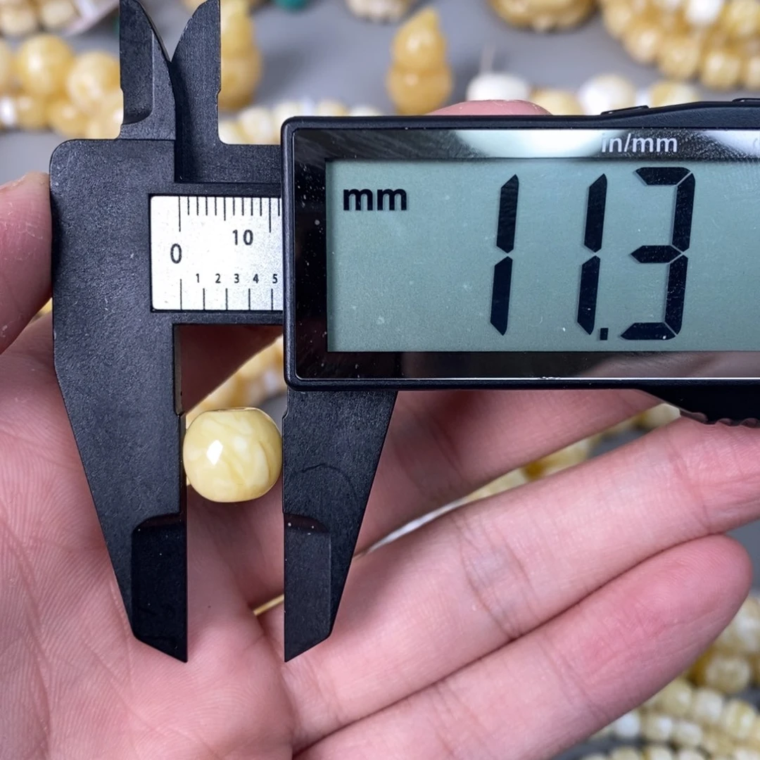 未镶嵌琥珀珠宝奇石