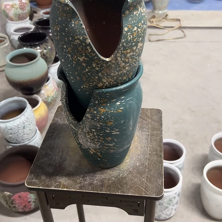 高度24厘米口18厘米