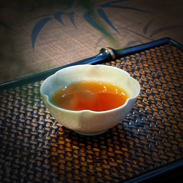 定瓷～花苞杯 全手仿古泥 70ml 官字款