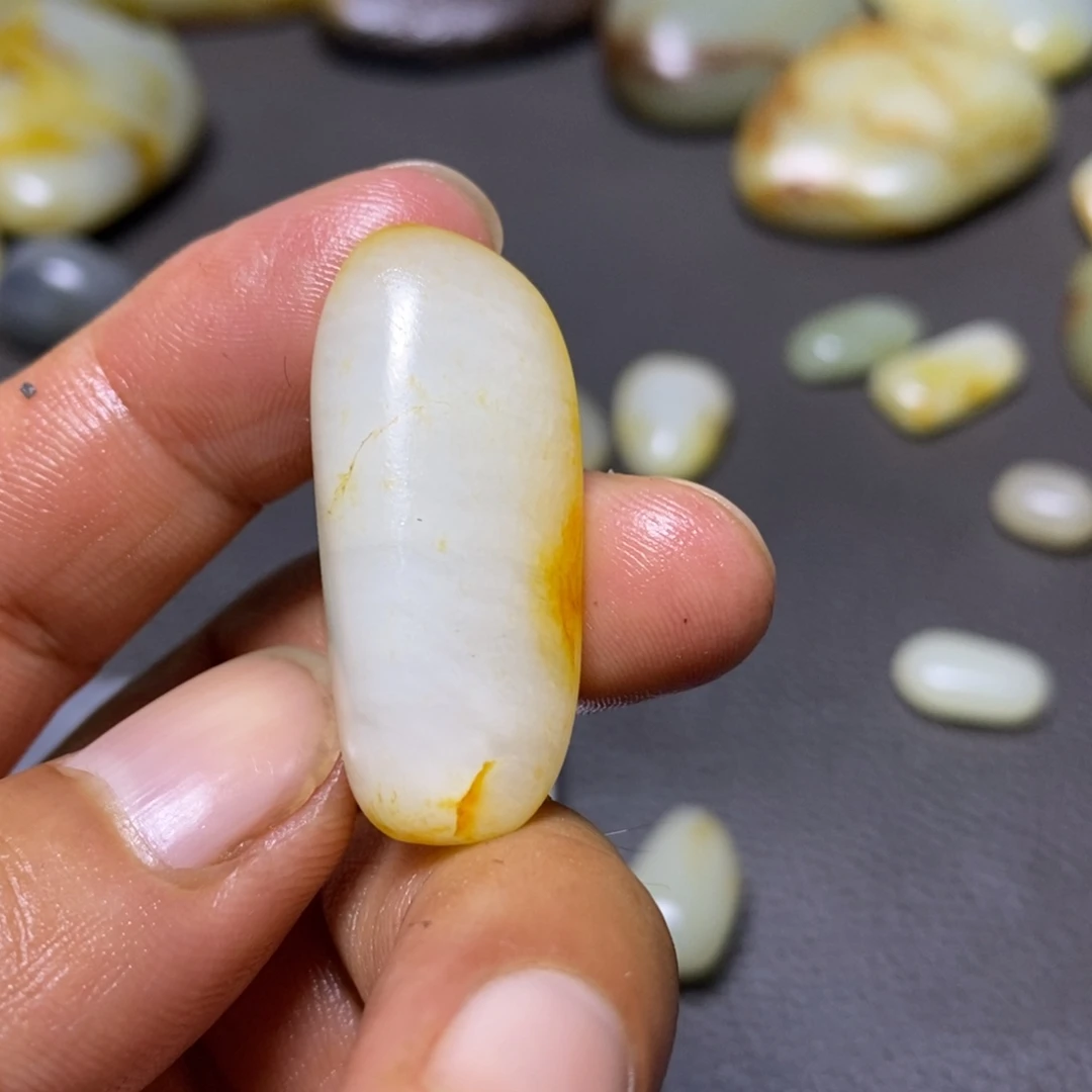 未镶嵌和田玉（糖玉）挂件