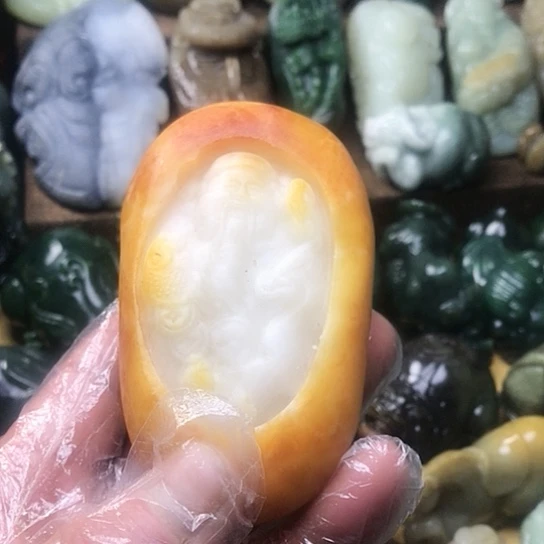 和田玉（糖玉）未镶嵌挂件