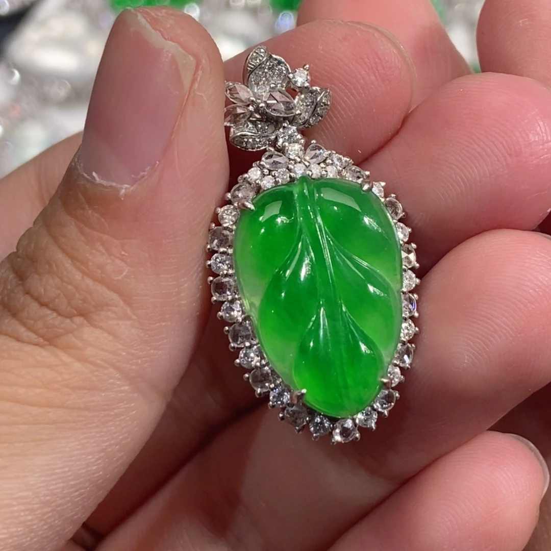 翡翠18K金镶嵌颈饰天然缅甸A货翡翠