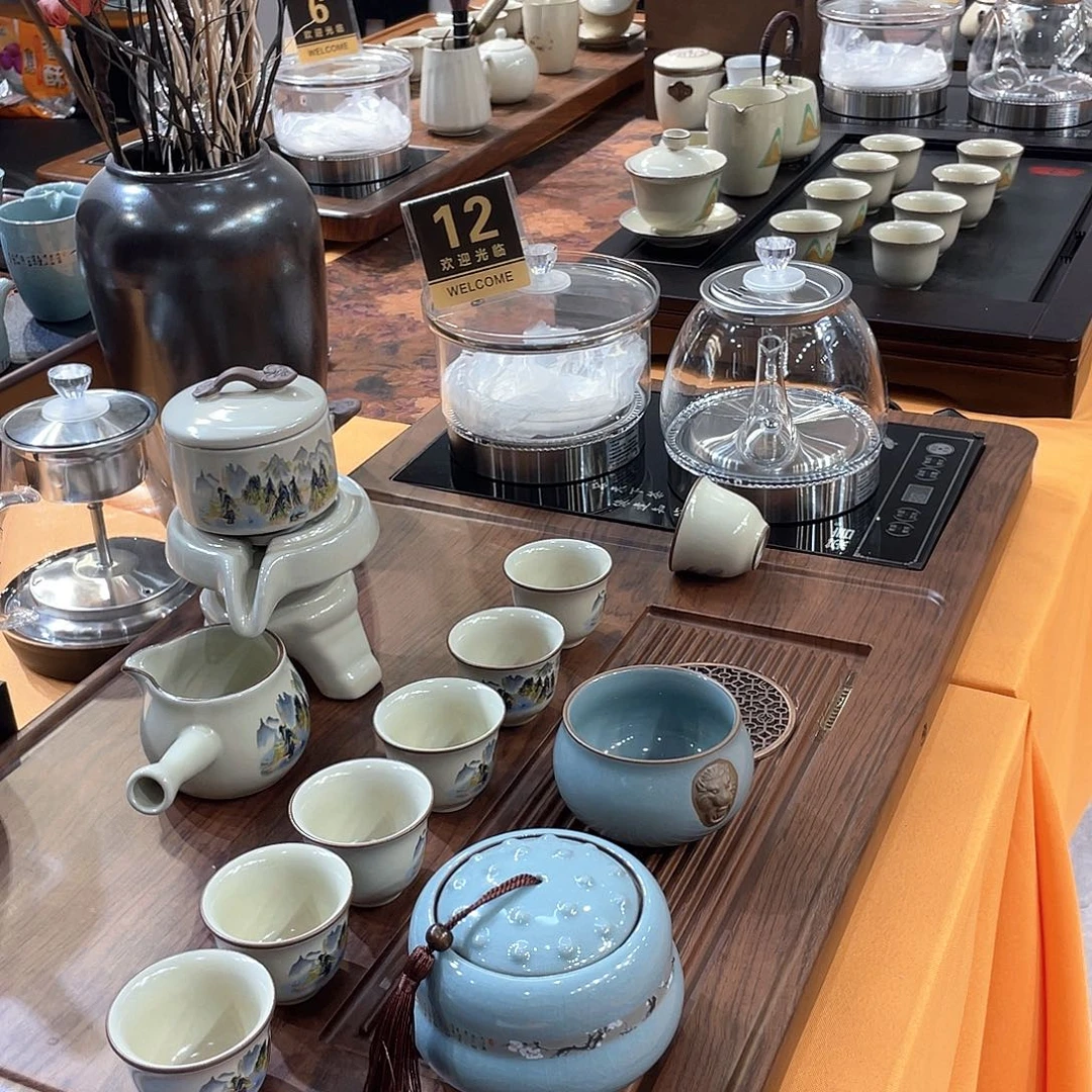 瓷片茶盘里也没什么特别味道啊