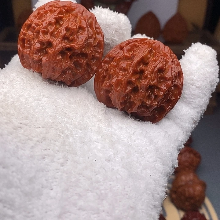 文玩核桃吊坠苹果园