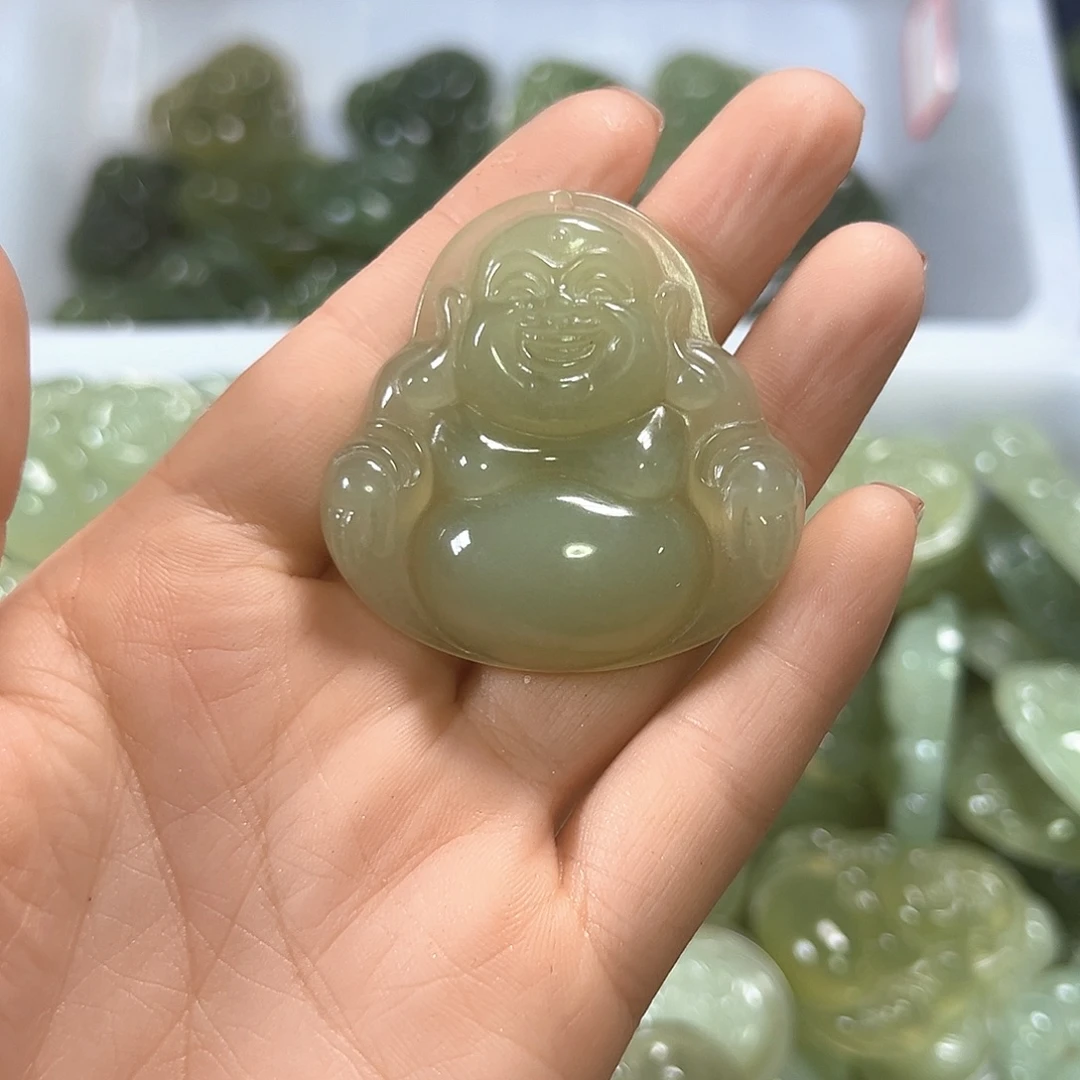 宁***远蛇纹石玉未镶嵌颈饰
