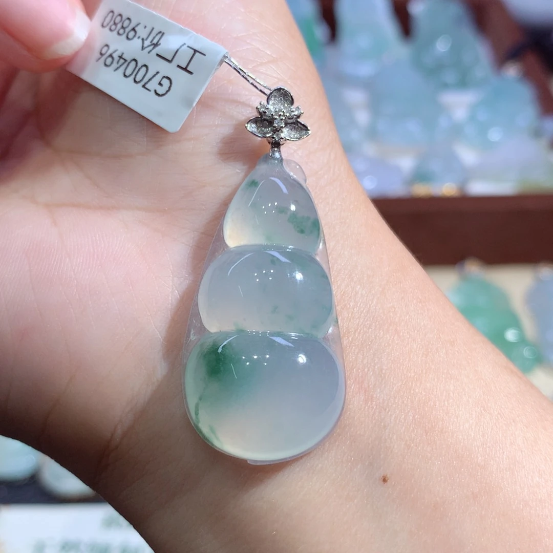 吊坠(不含链)18K金镶嵌翡翠福豆
