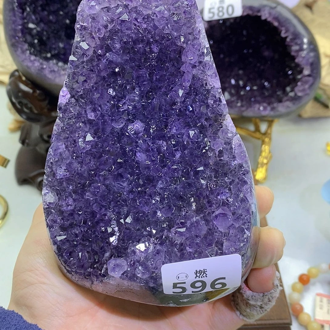紫晶未镶嵌大型摆件（非配饰）