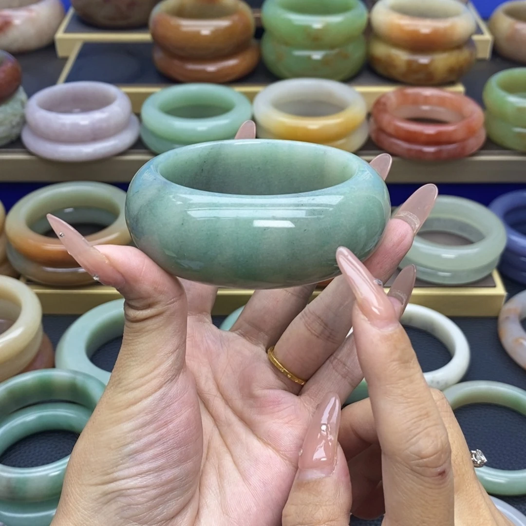 无非金属唯****生佘太翠手镯