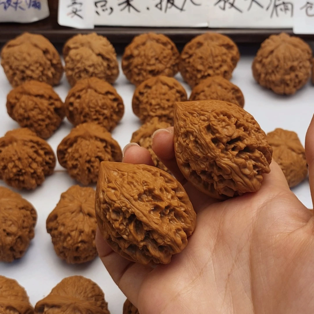 文玩核桃把件39尺大沽石