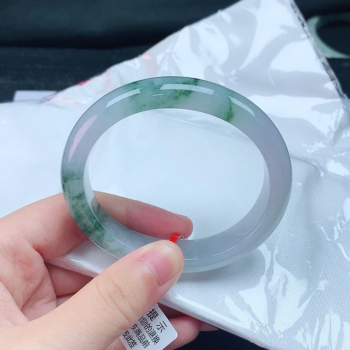 翡翠手镯未镶嵌54贵