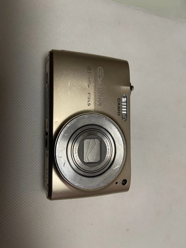 9新 Casio/卡西欧 z400 1200万像 素自带美颜 出片磨皮冷白