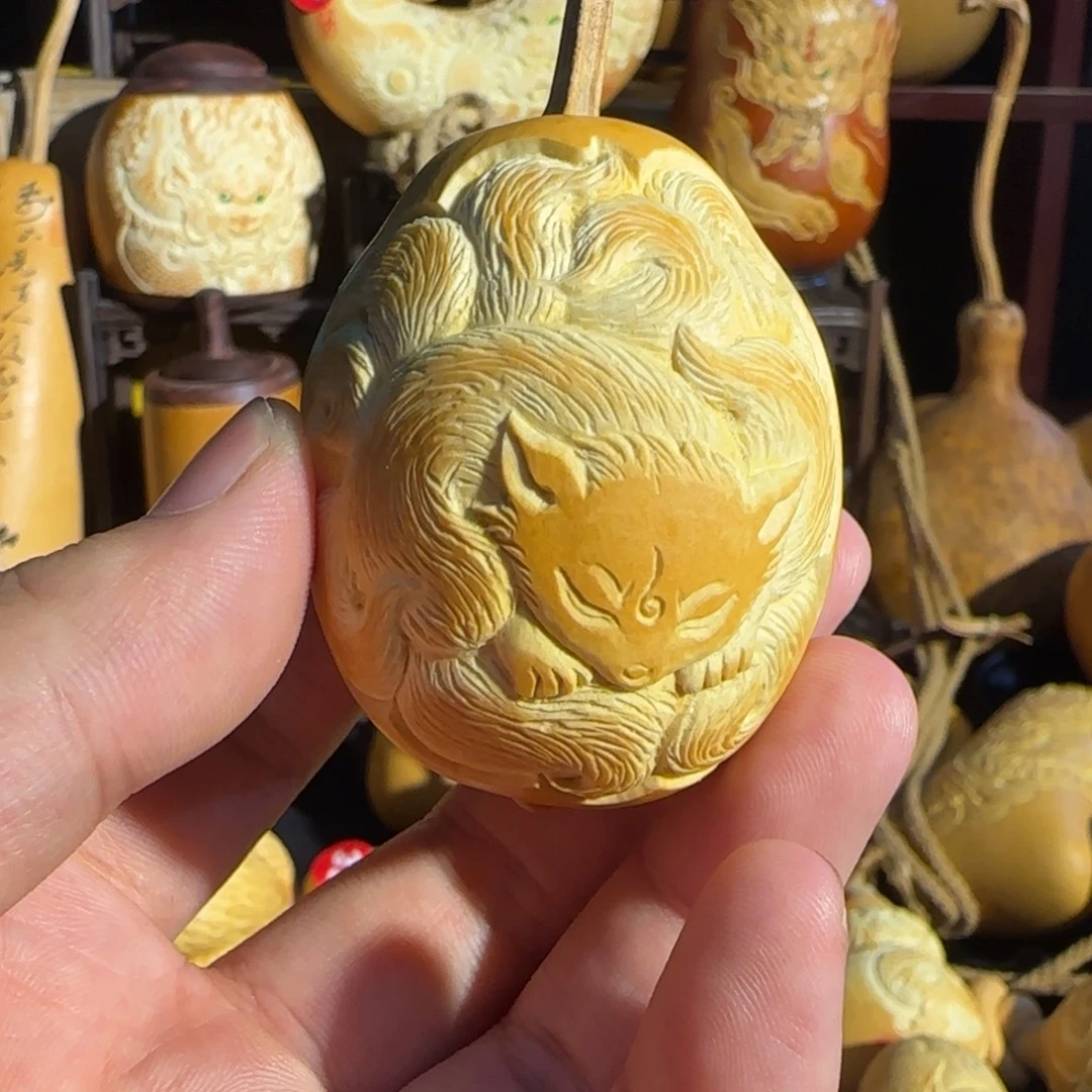有机玻璃九尾狐雕刻