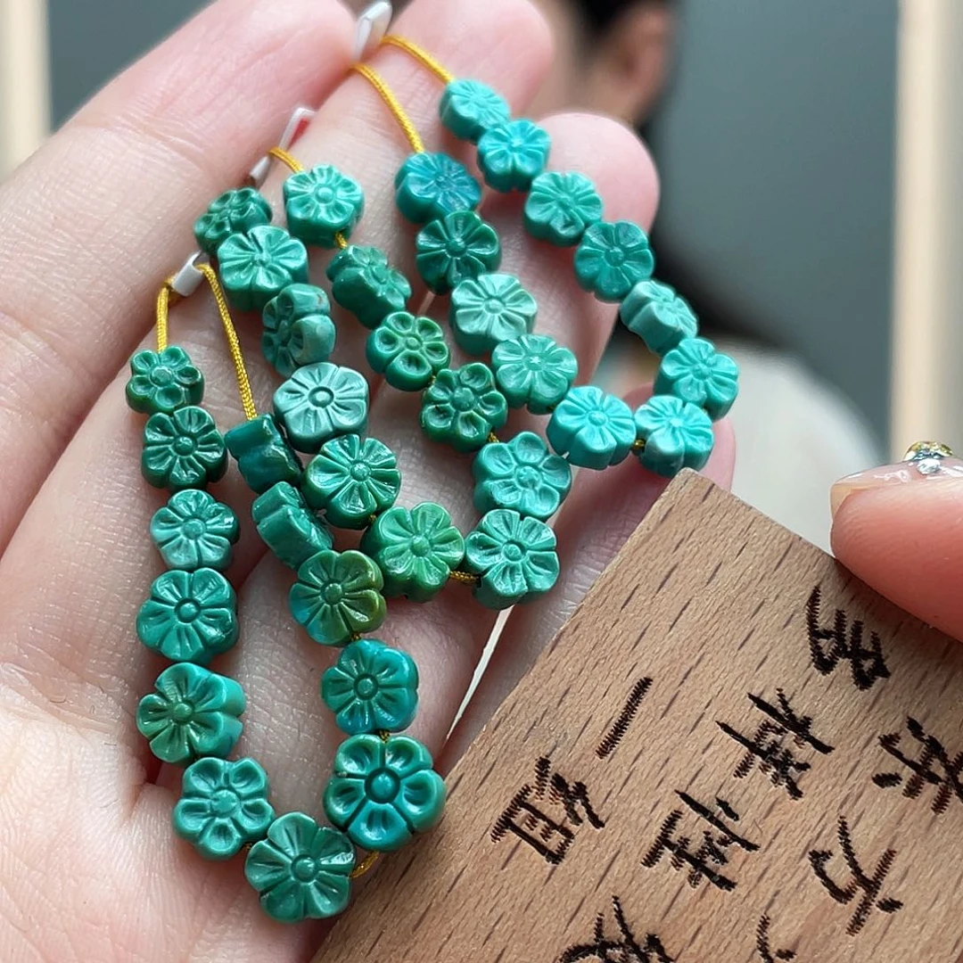 绿松石未镶嵌颈饰