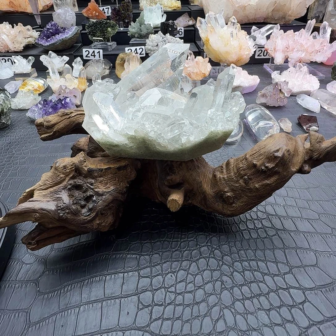 清***蹄石材印度喜马拉雅白水晶