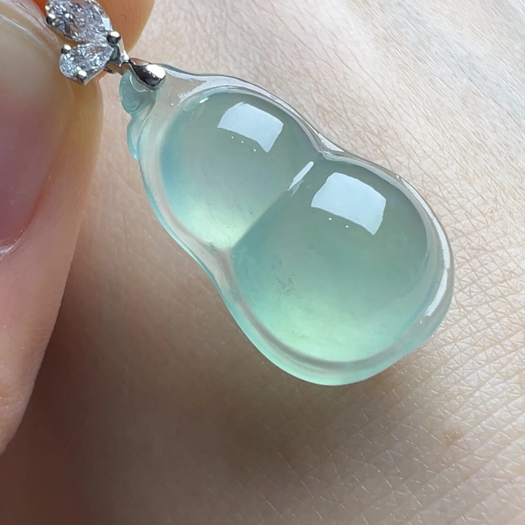 翡翠18K金镶嵌颈饰Y晴蓝葫芦