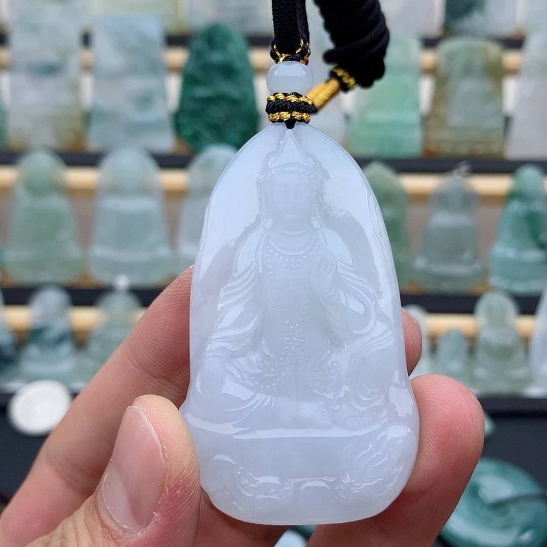 翡翠未镶嵌颈饰观音