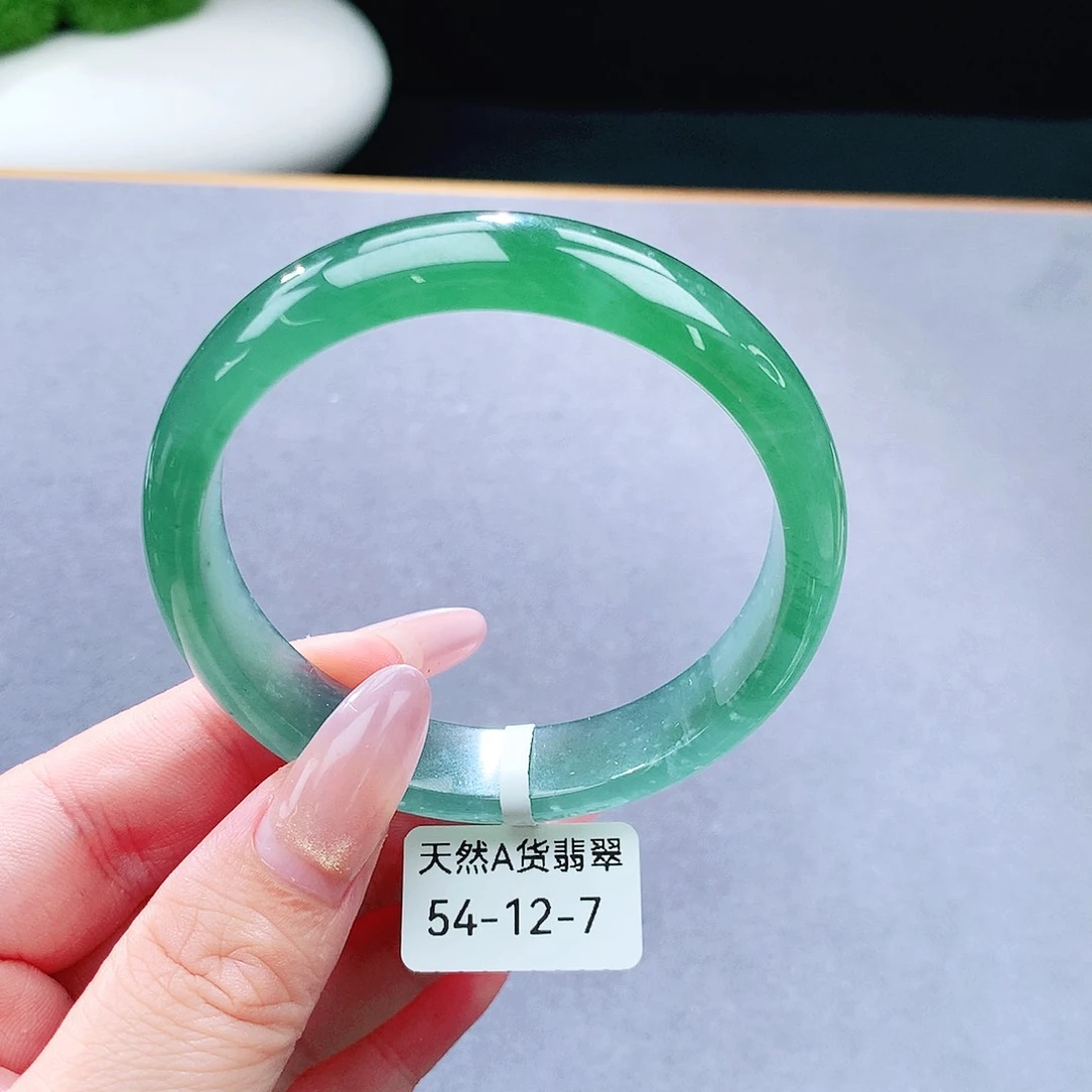 未镶嵌手镯（圆镯）翡翠