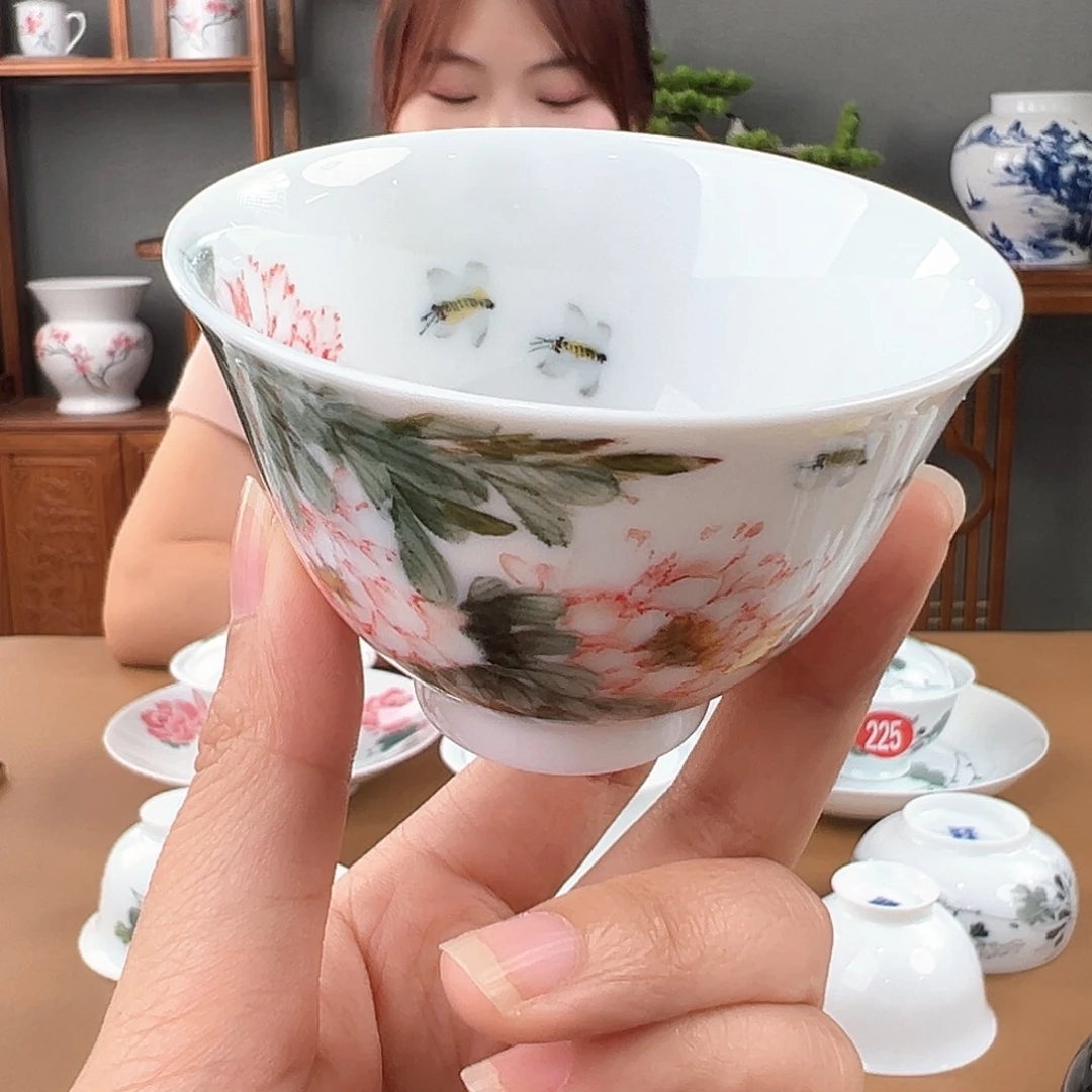 釉下彩花卉主人杯（带内绘）