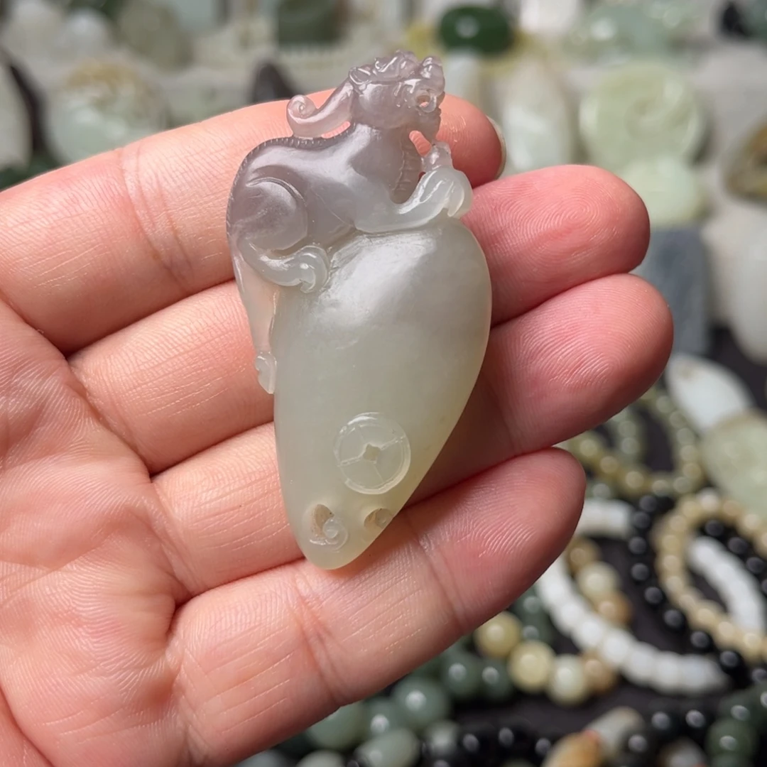 吊坠(不含链)未镶嵌和田玉（青白玉）