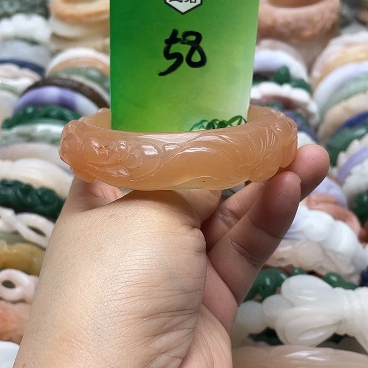 未镶嵌手镯石英岩玉