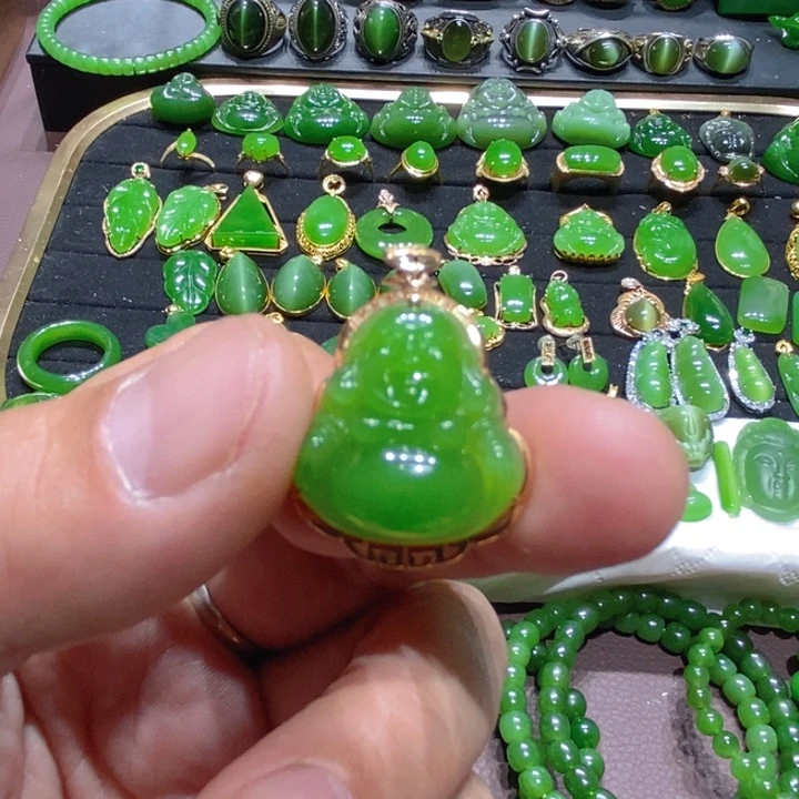 和田玉（碧玉）颈饰18K金镶嵌嘉*