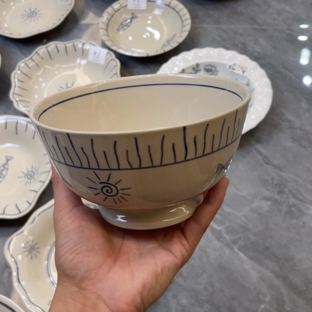 陶瓷微瑕餐具介意勿拍，满18飞！