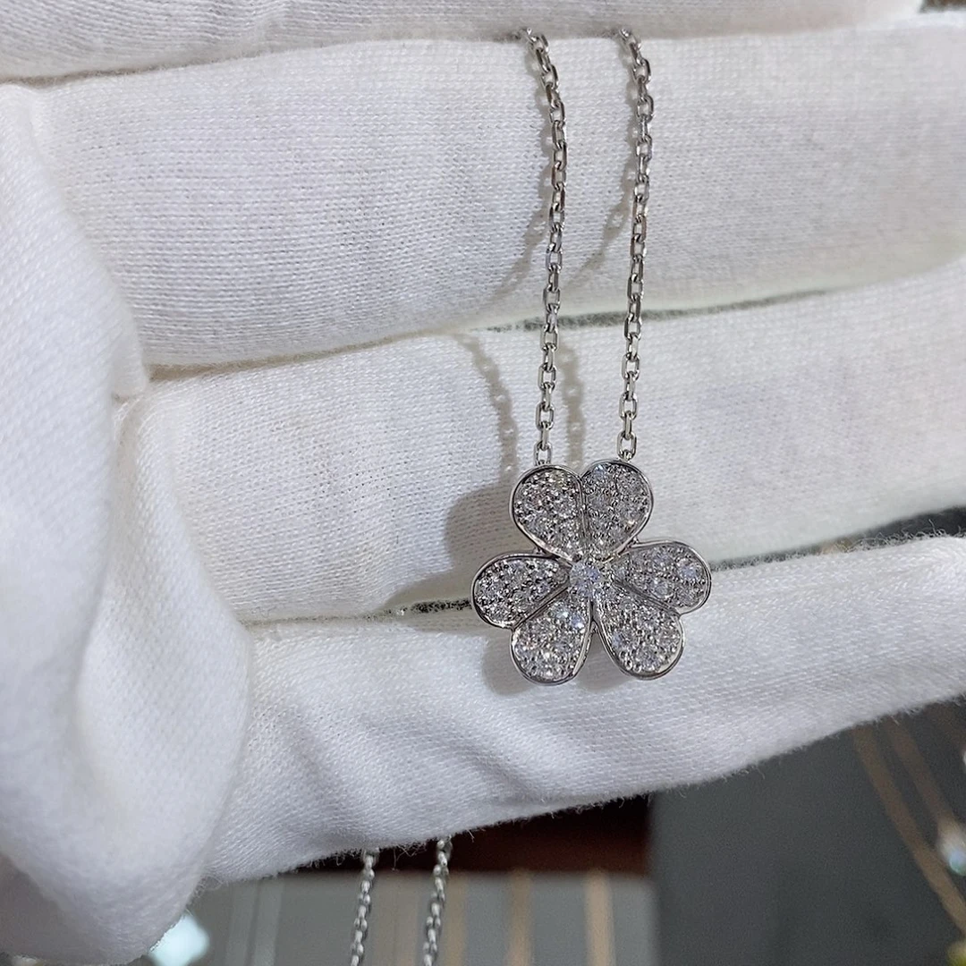 颈饰18K金镶嵌钻石项链