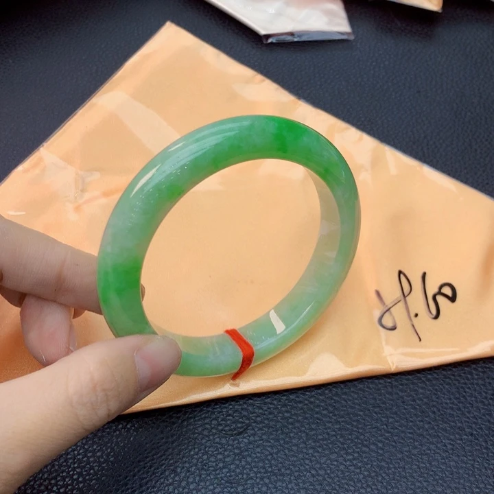 未镶嵌手镯翡翠翡翠手镯