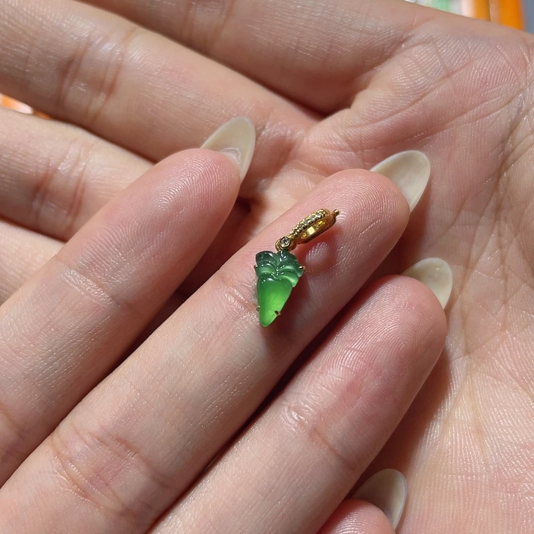 吊坠(不含链)18K金镶嵌翡翠