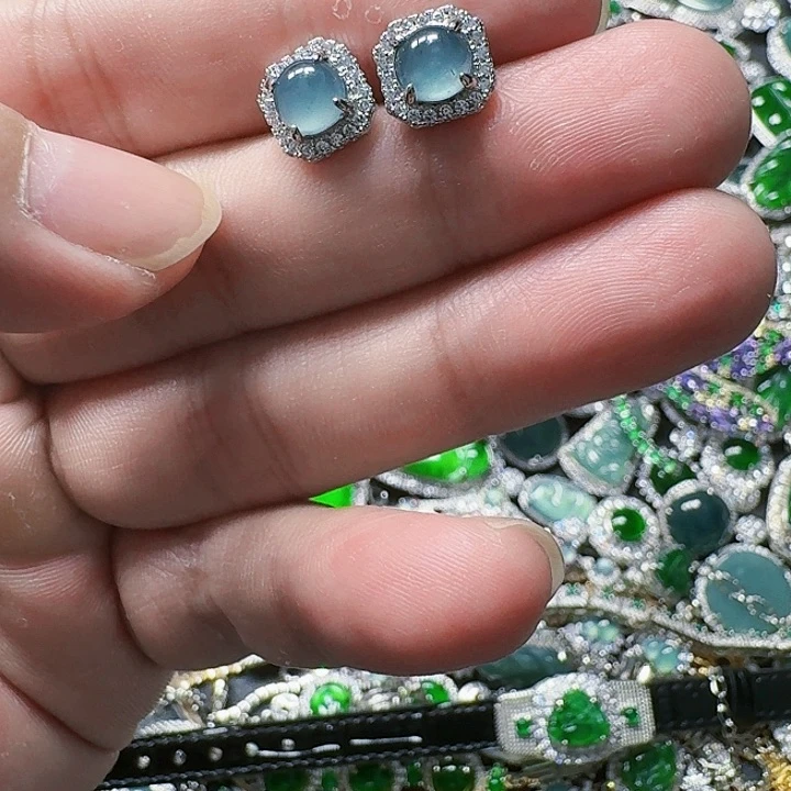 翡翠颈饰未镶嵌天然A货翡翠放漏