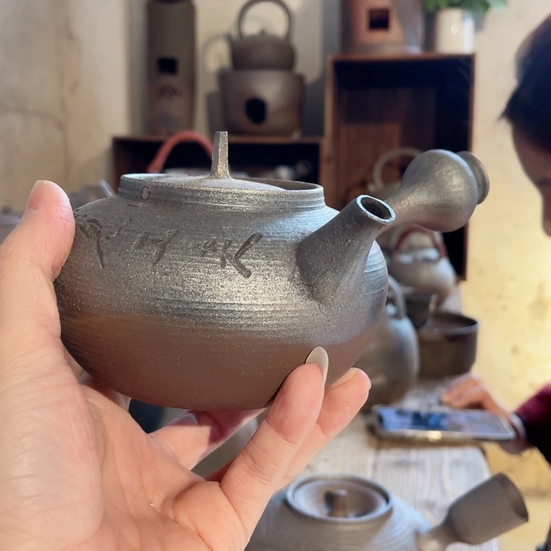 用****8柴烧侧把壶450cc容量