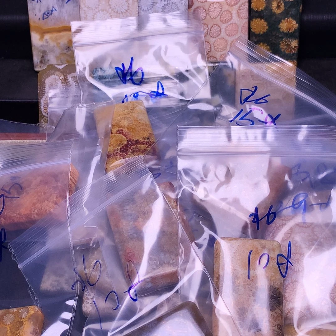 北***风合金硅化珊瑚（珊瑚玉）珠宝奇石