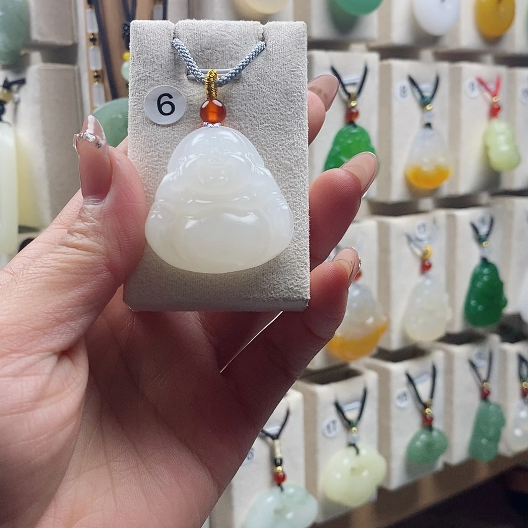 石英质玉未镶嵌颈饰