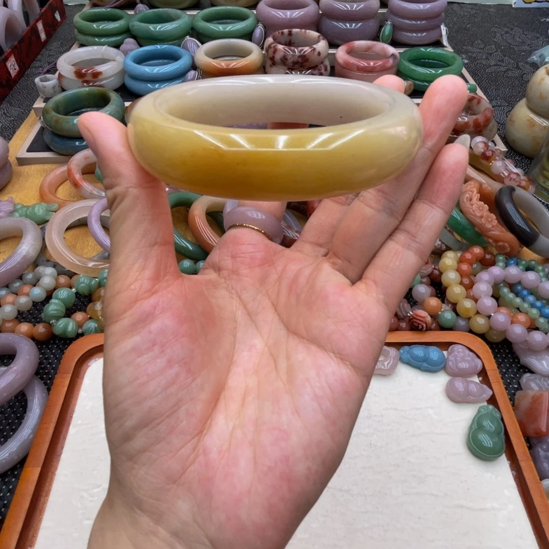 石英岩玉未镶嵌圈口62