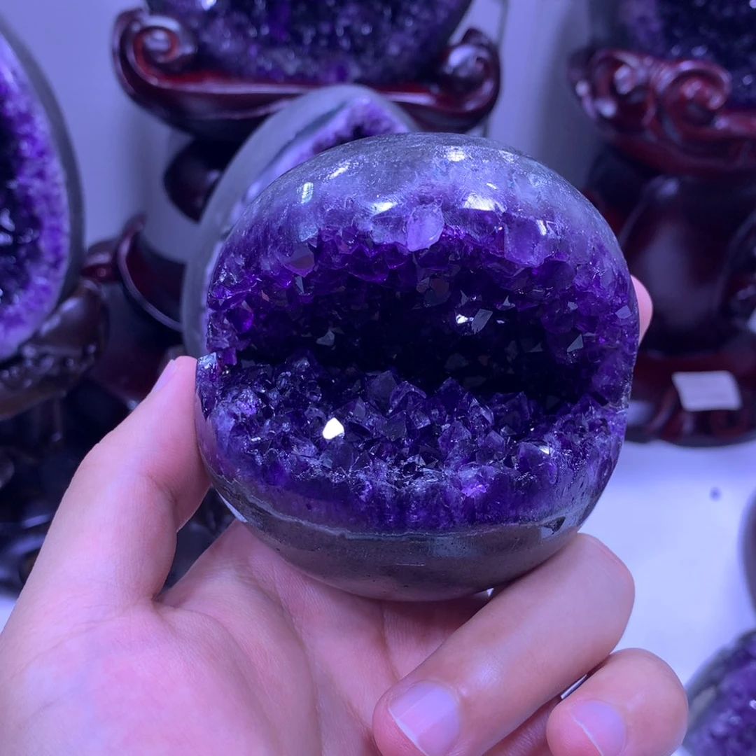 织绣乌拉圭紫水晶